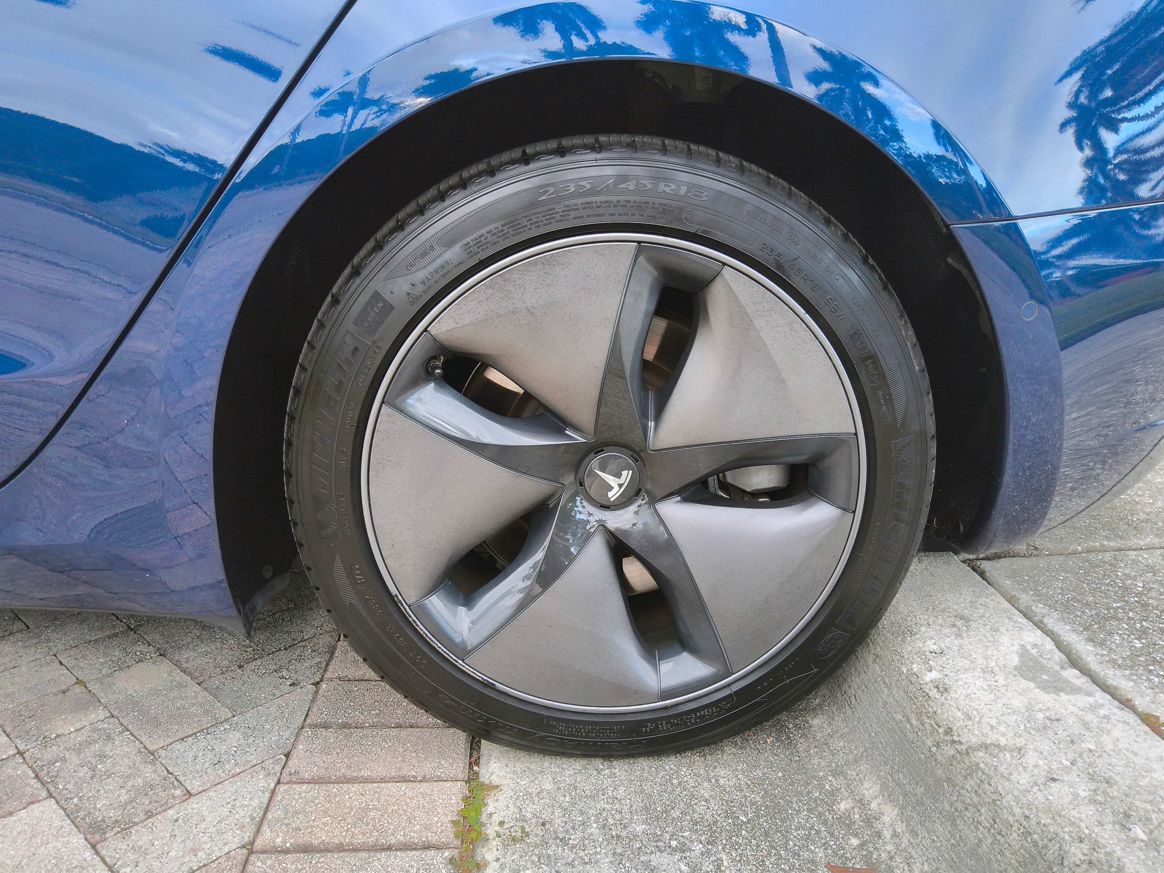 Used 2018 Tesla Model 3 Long Range RWD image 41