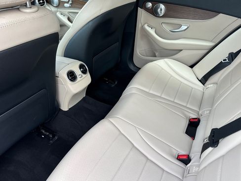 Used 2019 Mercedes-Benz C 300 Sedan image 24