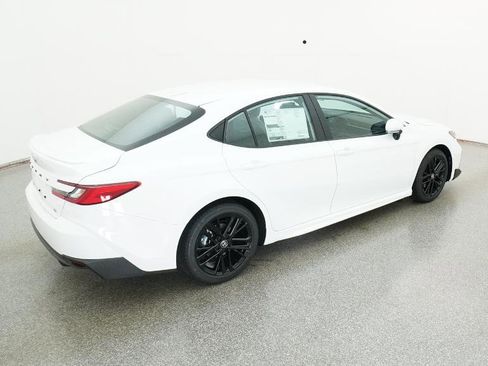 New 2026 Toyota Camry SE image 9