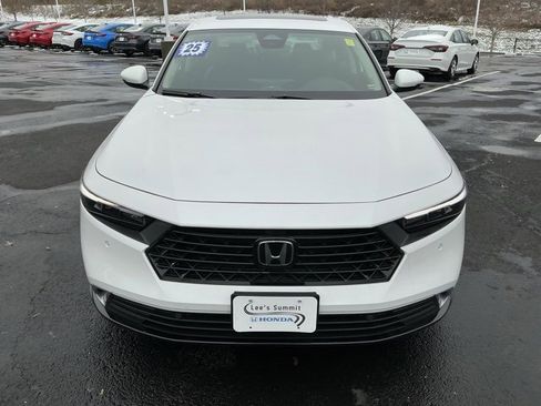 Used 2025 Honda Accord Touring image 10