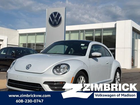 Used 2019 Volkswagen Beetle 2.0T SE FWD image 1