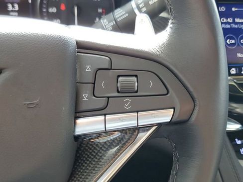 Used 2023 Cadillac XT6 Sport w/ Technology Package AWD/4WD image 24