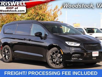 New 2026 Chrysler Pacifica Limited w/ S Appearance Package