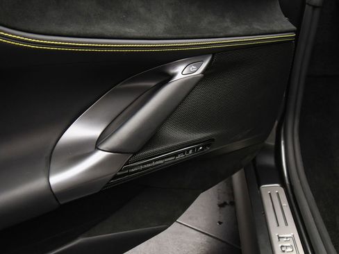 Used 2022 Ferrari SF90 Stradale image 51