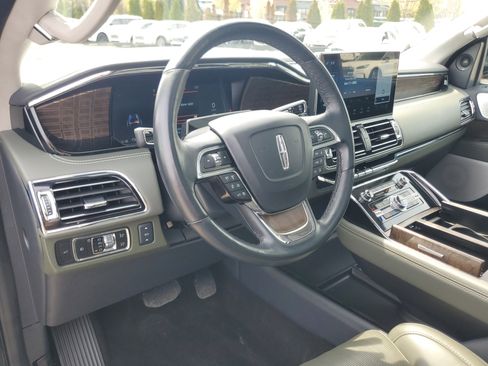 Used 2024 Lincoln Navigator Black Label AWD/4WD image 13