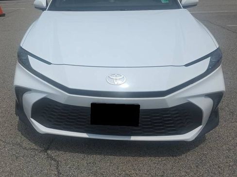 Used 2025 Toyota Camry SE w/ Convenience Package FWD image 2