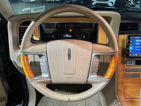 Used 2008 Lincoln Navigator L 2WD image 22