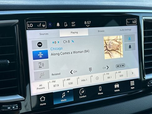 Used 2023 Chrysler Pacifica Touring-L FWD image 20