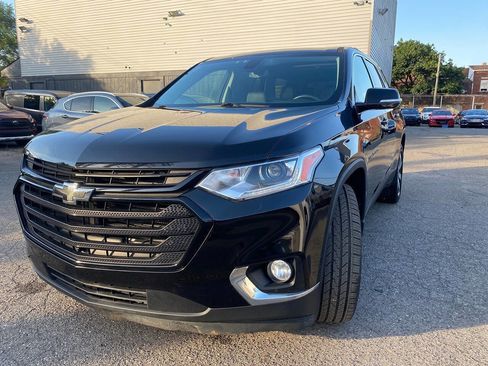 Used 2019 Chevrolet Traverse LT w/ LT Premium Package image 2