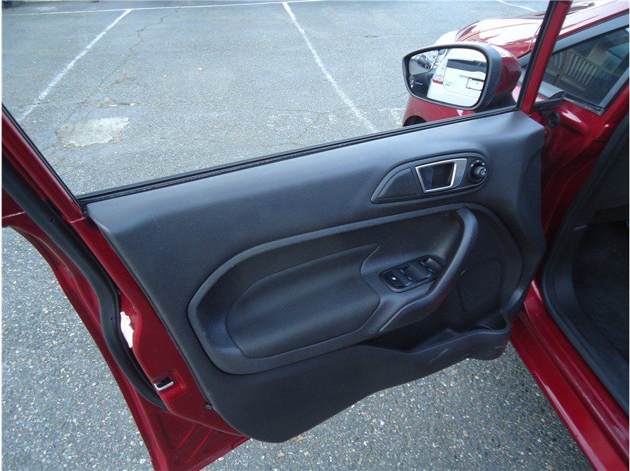 Used 2016 Ford Fiesta SE w/ Equipment Group 201A FWD image 10