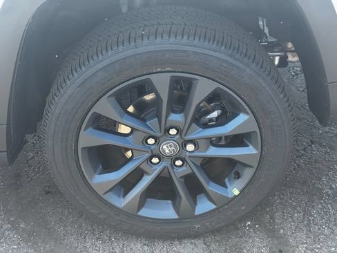 New 2026 Jeep Grand Cherokee Limited AWD/4WD image 11