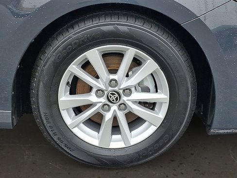 Used 2025 Toyota Camry LE image 9