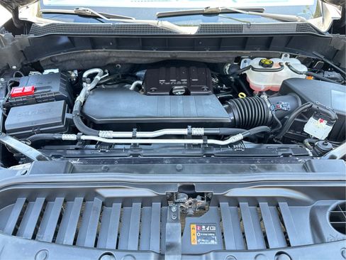Used 2023 Chevrolet Silverado 1500 LT AWD/4WD image 23
