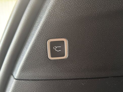 New 2026 Chrysler Pacifica Select FWD image 9