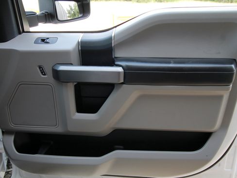 Used 2017 Ford F250 XLT AWD/4WD image 31