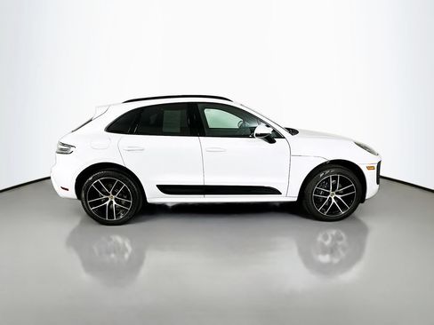 Certified 2025 Porsche Macan AWD/4WD image 8