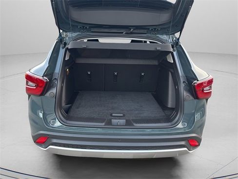 Used 2025 Chevrolet Trax LT w/ Driver Confidence Package image 20