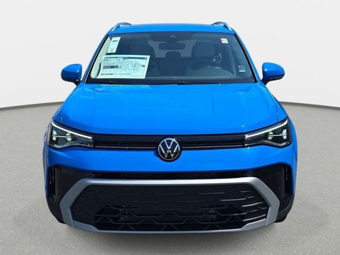 New 2026 Volkswagen Taos SE FWD image 2