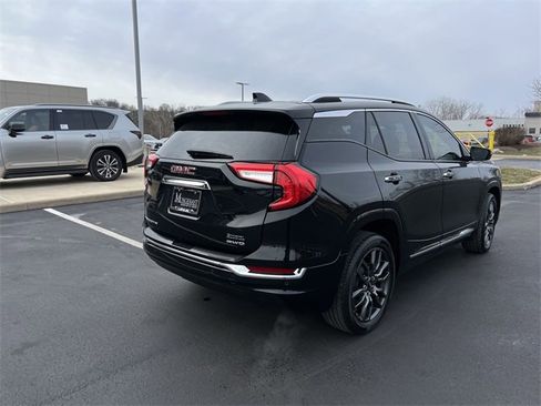Used 2022 GMC Terrain Denali w/ Black Diamond Edition image 3