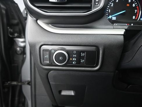 Used 2023 Ford Explorer XLT w/ Equipment Group 202A RWD image 13