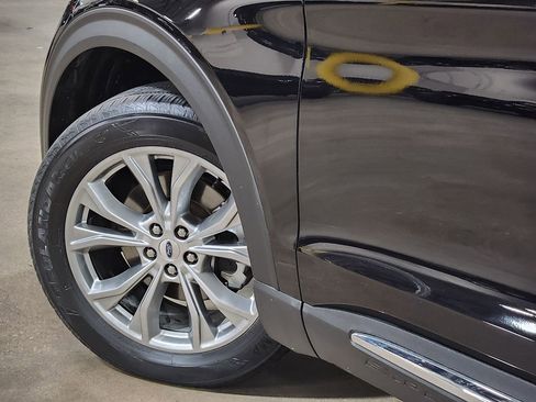 Used 2020 Ford Explorer XLT w/ Equipment Group 202A image 23