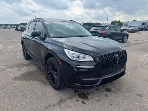 Used 2023 Lincoln Corsair Reserve w/ Equipment Group 201A AWD/4WD image 3