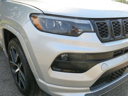 Used 2025 Jeep Compass Limited w/ High Altitude Package AWD/4WD image 38