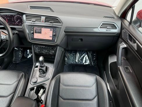 Used 2018 Volkswagen Tiguan SEL Premium image 29
