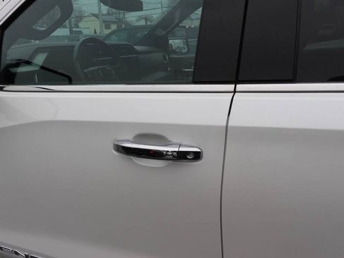 Used 2022 GMC Sierra 1500 Denali AWD/4WD image 16