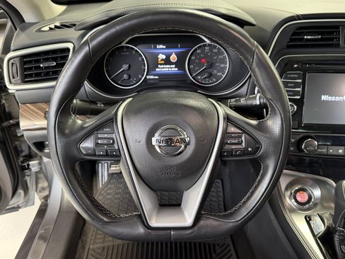 Used 2017 Nissan Maxima Platinum w/ Medallion Package FWD image 17