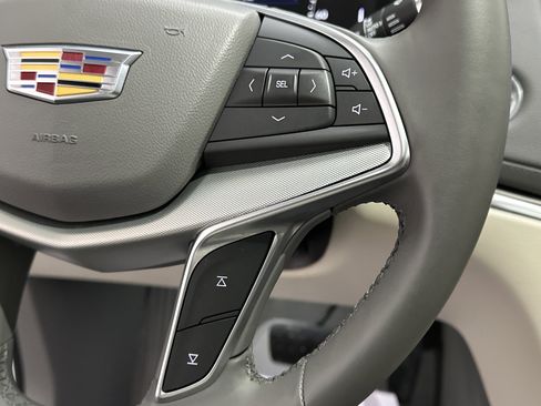 Used 2025 Cadillac XT5 Premium Luxury image 31