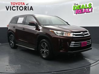 Used 2019 Toyota Highlander LE video 1