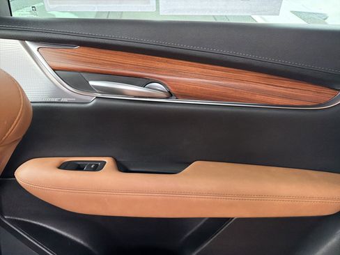 Certified 2023 Cadillac XT5 Premium Luxury image 28