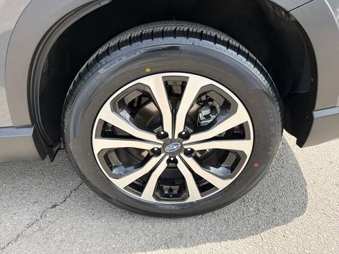Certified 2024 Subaru Forester Limited AWD/4WD image 31