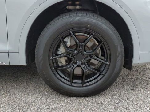 Used 2024 Audi Q5 2.0T Premium w/ Convenience Package image 11