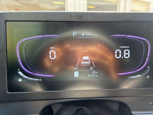 Used 2025 Kia Sportage LX image 10