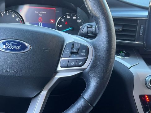 Used 2021 Ford Explorer XLT w/ Equipment Group 202A AWD/4WD image 16
