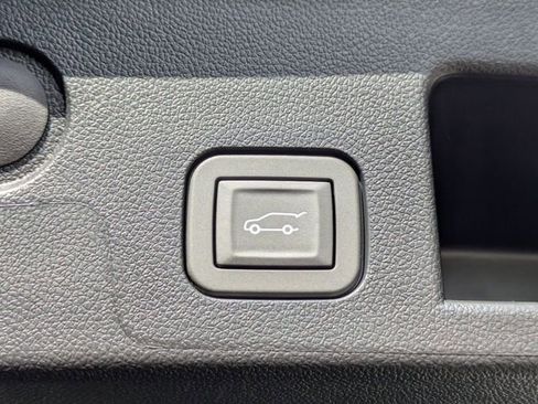 New 2026 Chevrolet Equinox RS w/ Convenience Package III FWD image 33