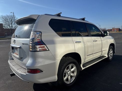 Used 2016 Lexus GX 460 image 3