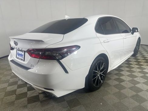 Used 2022 Toyota Camry SE w/ Cold Weather Package AWD/4WD image 7