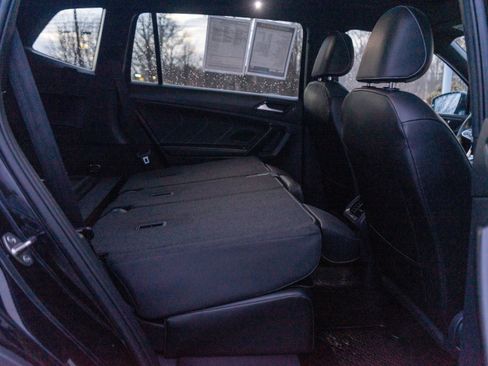 Certified 2023 Volkswagen Tiguan SE R-Line image 24