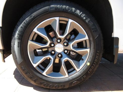 Used 2022 Chevrolet Silverado 1500 LT RWD image 8
