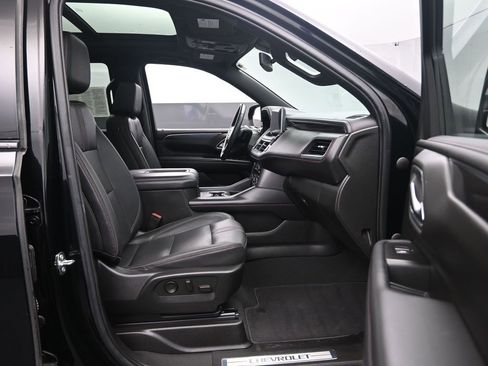 Used 2022 Chevrolet Tahoe RST w/ Luxury Package image 33