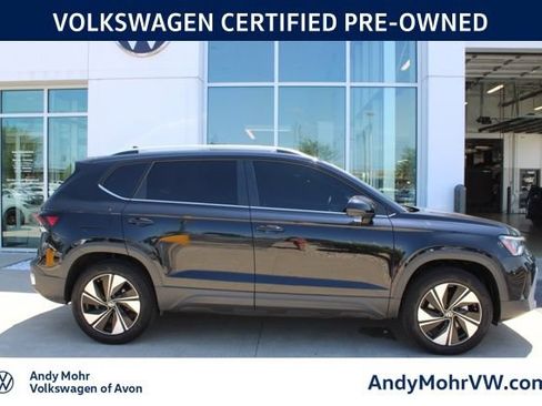 Used 2025 Volkswagen Taos SE w/ Panoramic Sunroof Package AWD/4WD image 5