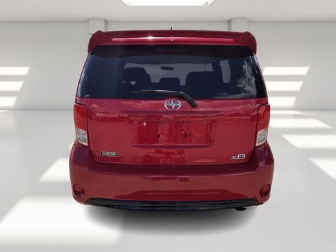 Used 2013 Scion xB FWD image 4