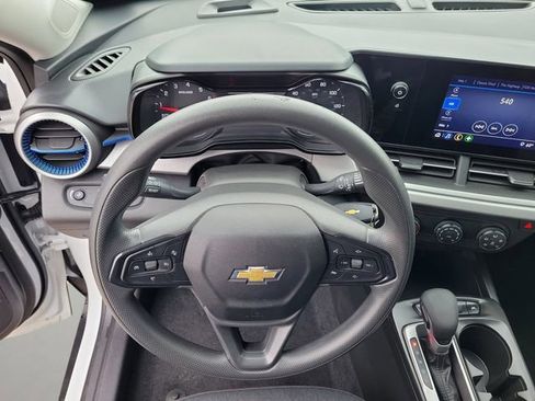 Used 2024 Chevrolet Trax LS image 20