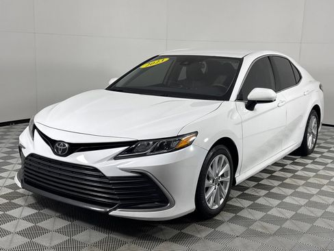 Used 2023 Toyota Camry LE image 8
