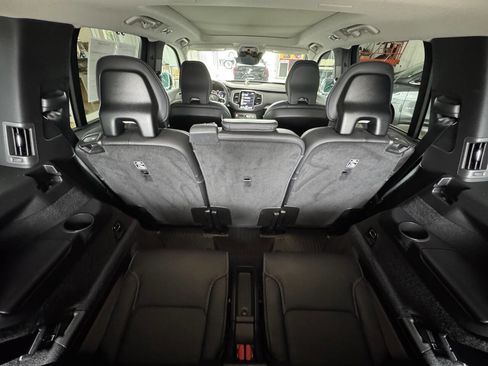 Used 2022 Volvo XC90 T8 Inscription w/ Advanced Package image 38
