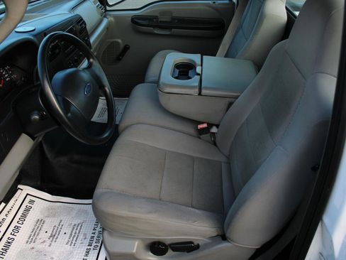 Used 2006 Ford F350 XL image 20