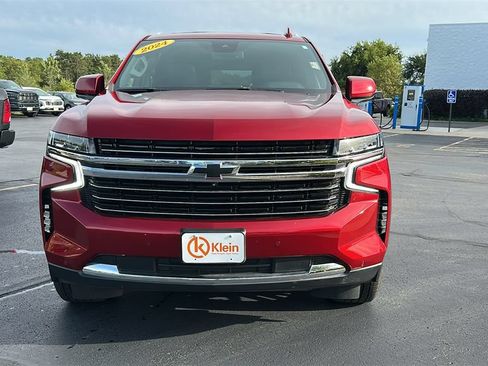 Used 2024 Chevrolet Suburban LT w/ LT Signature Plus Package AWD/4WD image 2